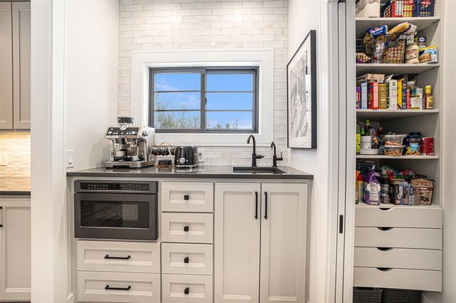 2897 Duneside Trail, Muskegon, MI 49441