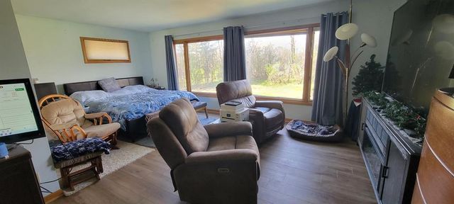 10953 Westview Lane, Mequon, WI 53092