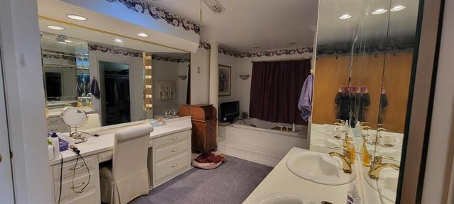 10953 Westview Lane, Mequon, WI 53092