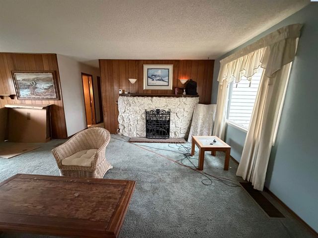 1826 W 10th Ave, Kennewick, WA 99336