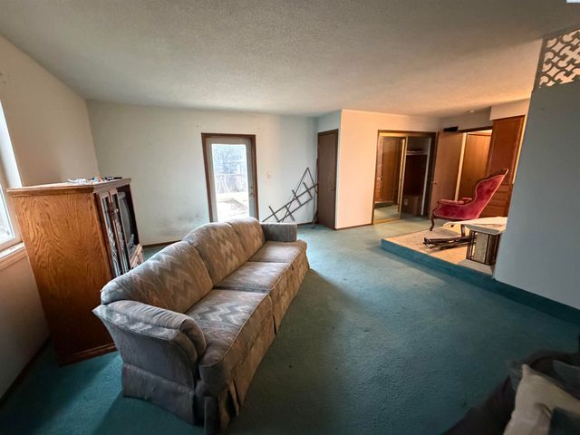 1826 W 10th Ave, Kennewick, WA 99336