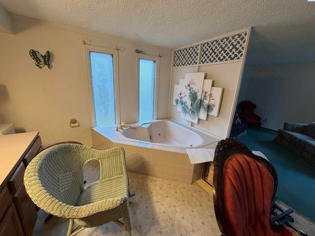 1826 W 10th Ave, Kennewick, WA 99336