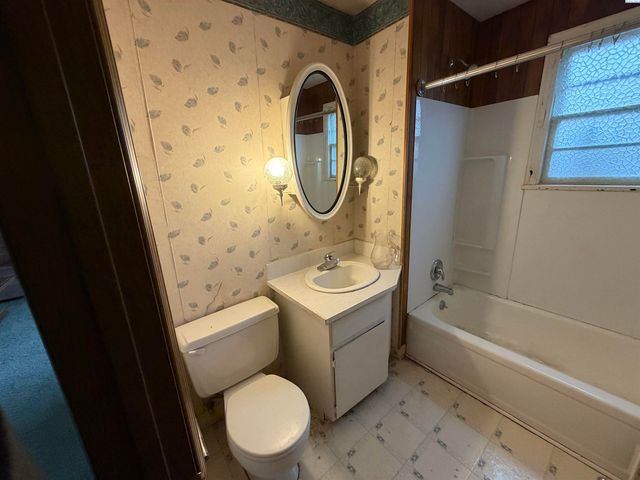 1826 W 10th Ave, Kennewick, WA 99336