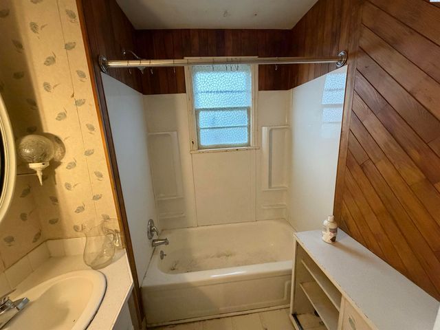 1826 W 10th Ave, Kennewick, WA 99336