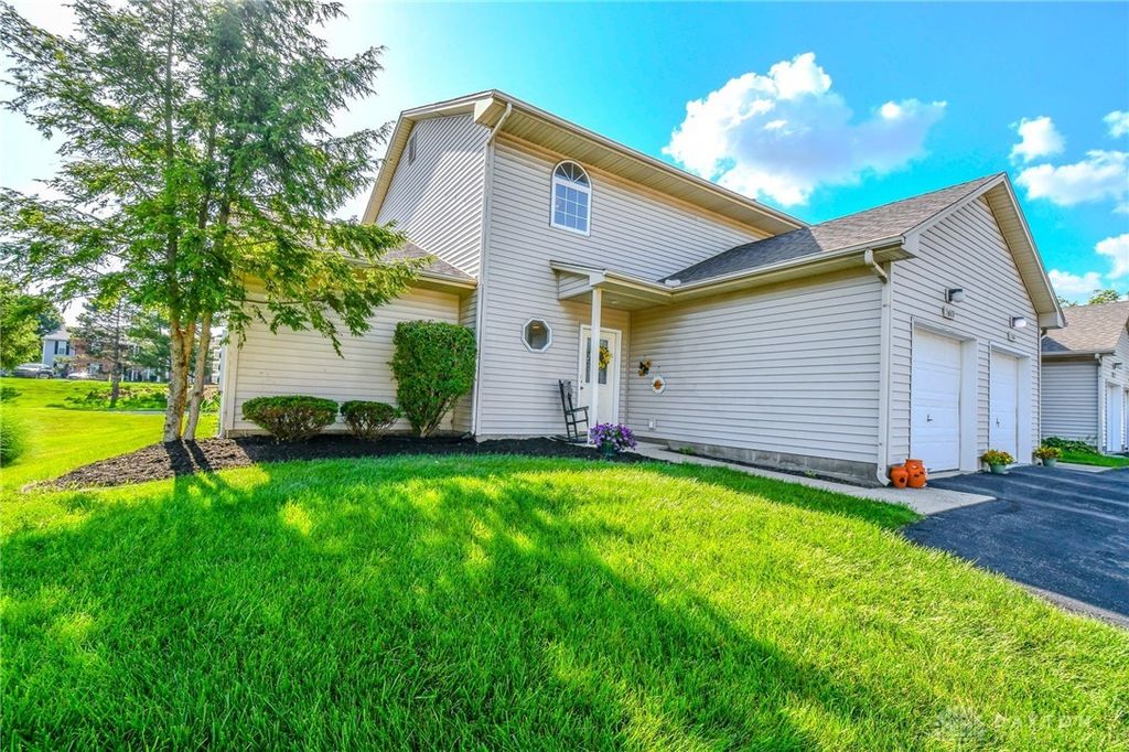 9689 Centerville Creek Lane, Centerville, OH 45458