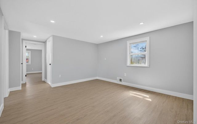436 15th Street, West Babylon, NY 11704