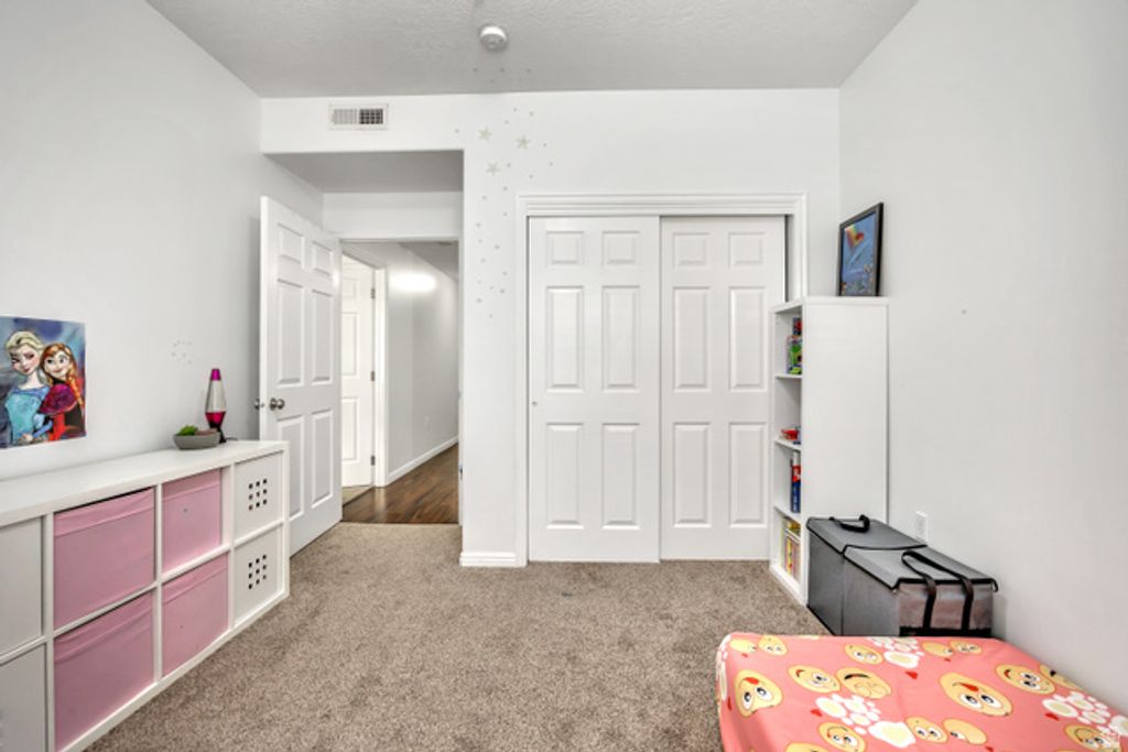 Image 15 of property listing at 170 ALBION VILLAGE WAY #201, Sandy, UT 84070