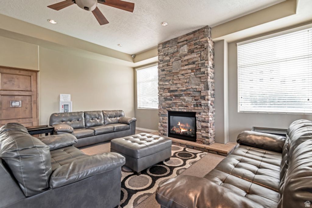 Image 25 of property listing at 170 ALBION VILLAGE WAY #201, Sandy, UT 84070