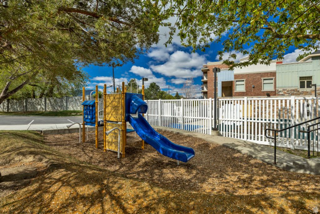 Image 28 of property listing at 170 ALBION VILLAGE WAY #201, Sandy, UT 84070