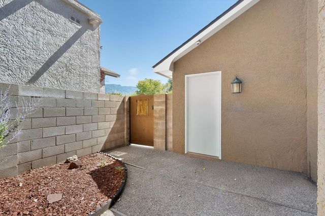 5715 Klondike Street NE, Albuquerque, NM 87111