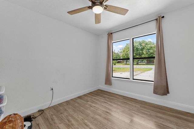 308 River Hills DR, San Marcos, TX 78666