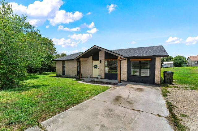 308 River Hills DR, San Marcos, TX 78666