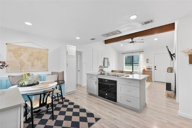 308 River Hills DR, San Marcos, TX 78666