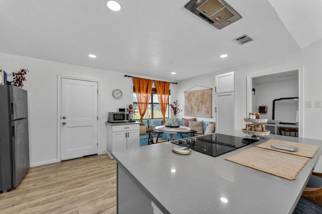 308 River Hills DR, San Marcos, TX 78666