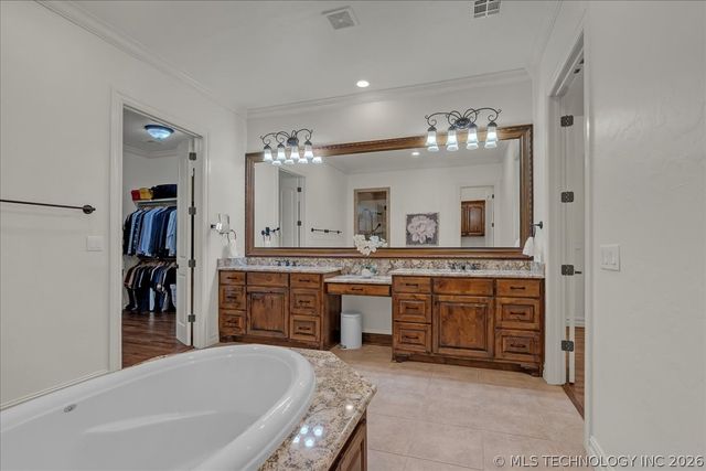 10624 S Nandina Court, Jenks, OK 74037