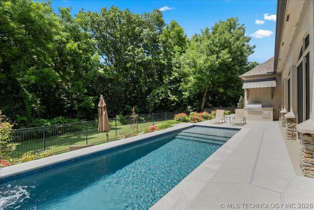 10624 S Nandina Court, Jenks, OK 74037