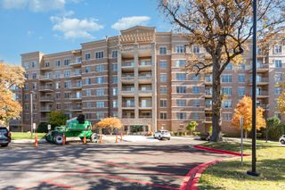 125 Lakeview Drive 609, Bloomingdale, IL 60108