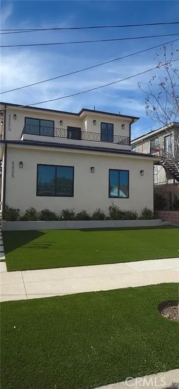 8805 Delco Ave, Winnetka, CA 91306