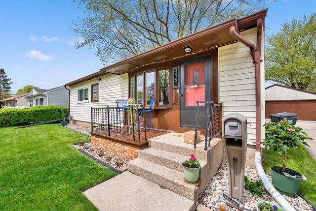 3438 Denton AVENUE, Saint Francis, WI 53235