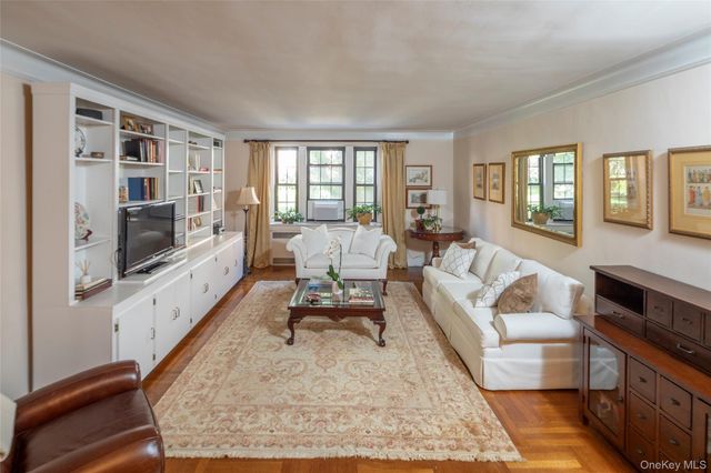 35 Parkview Avenue 1D, Bronxville, NY 10708