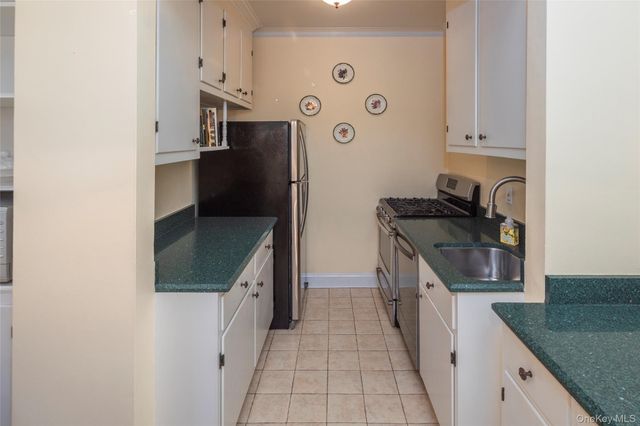 35 Parkview Avenue 1D, Bronxville, NY 10708