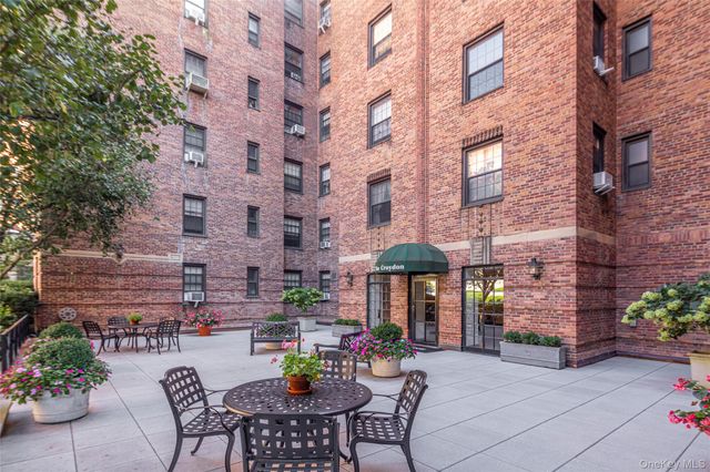 35 Parkview Avenue 1D, Bronxville, NY 10708