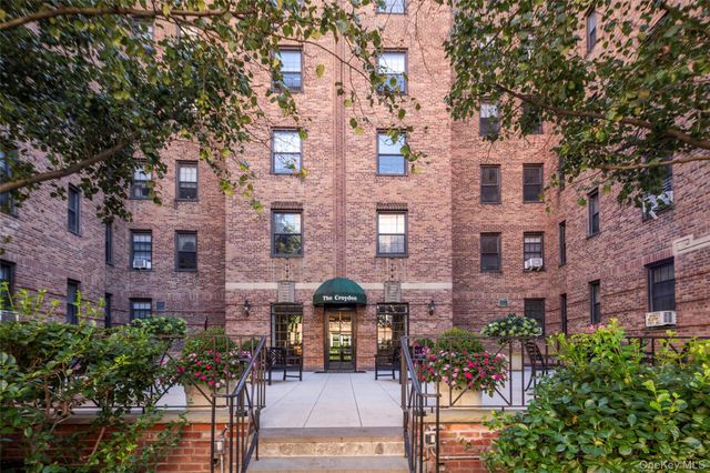 35 Parkview Avenue 1D, Bronxville, NY 10708