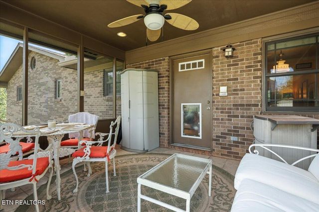 916 Bert Garner Lane, Maryville, TN 37803