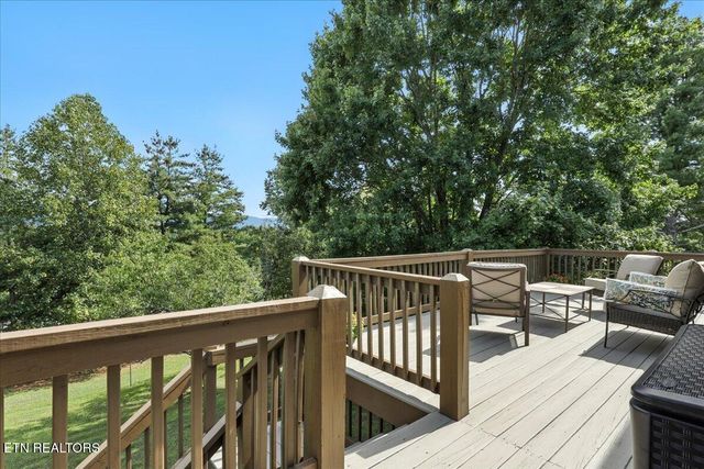 916 Bert Garner Lane, Maryville, TN 37803