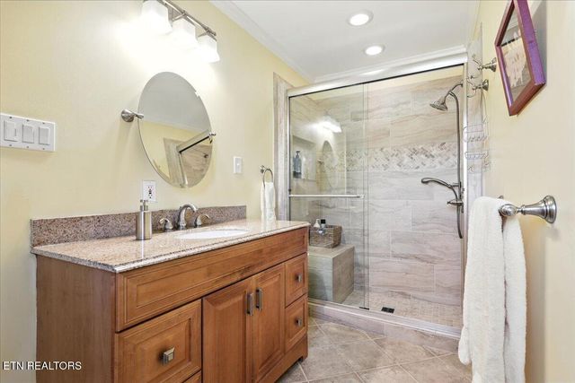 916 Bert Garner Lane, Maryville, TN 37803