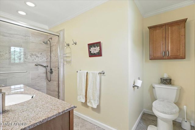 916 Bert Garner Lane, Maryville, TN 37803