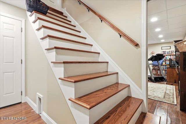 916 Bert Garner Lane, Maryville, TN 37803
