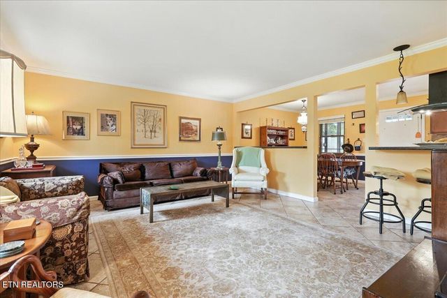916 Bert Garner Lane, Maryville, TN 37803