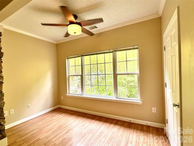 2000 Olde Eastwood Village Boulevard 305, Asheville, NC 28803