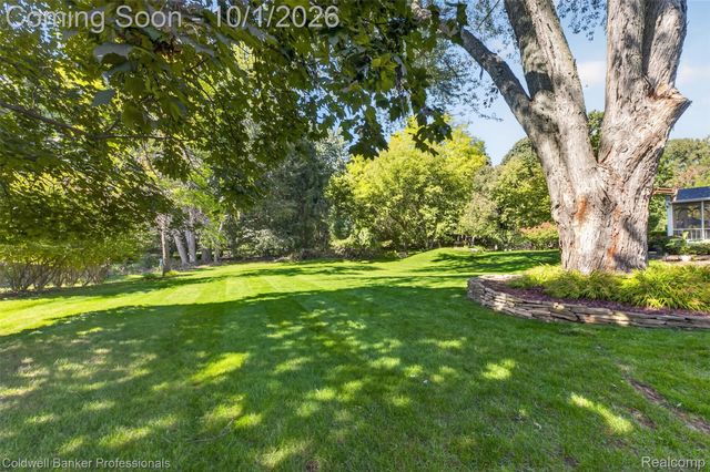 1171 Barneswood Lane, Rochester Hills, MI 48306