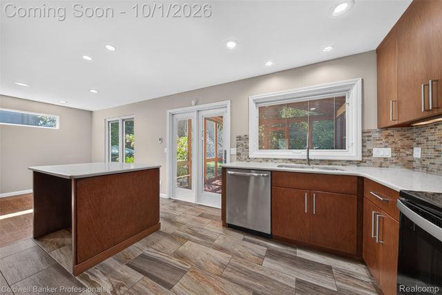1171 Barneswood Lane, Rochester Hills, MI 48306