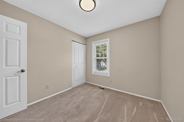 1171 Barneswood Lane, Rochester Hills, MI 48306