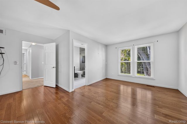 1171 Barneswood Lane, Rochester Hills, MI 48306