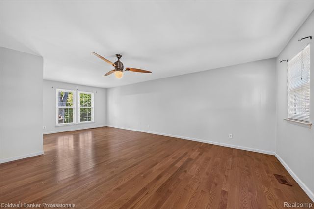 1171 Barneswood Lane, Rochester Hills, MI 48306