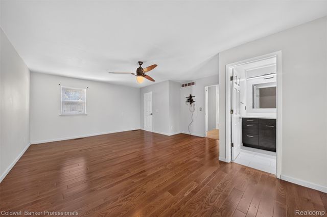 1171 Barneswood Lane, Rochester Hills, MI 48306