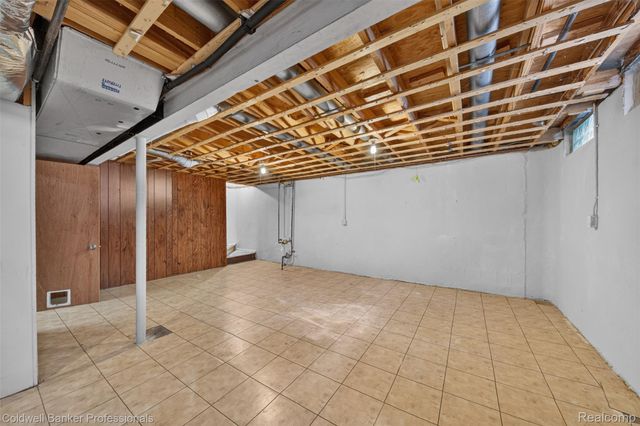 1171 Barneswood Lane, Rochester Hills, MI 48306