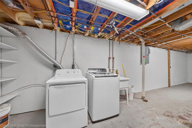 1171 Barneswood Lane, Rochester Hills, MI 48306