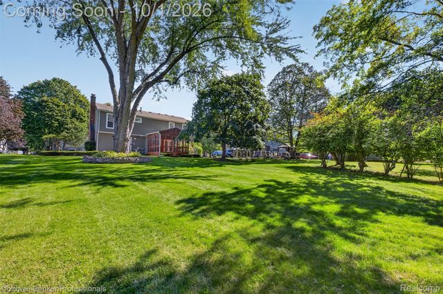 1171 Barneswood Lane, Rochester Hills, MI 48306