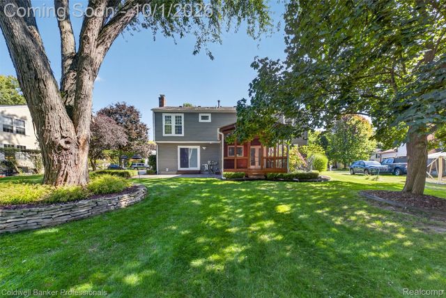 1171 Barneswood Lane, Rochester Hills, MI 48306