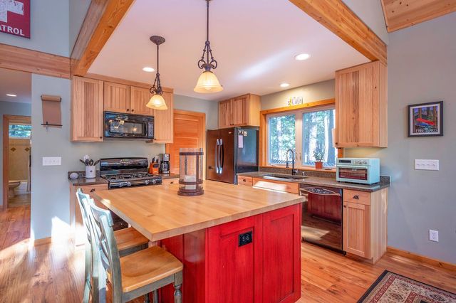 2794 Chumash Cir, Arnold, CA 95223