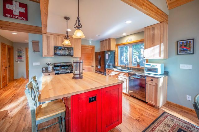 2794 Chumash Cir, Arnold, CA 95223