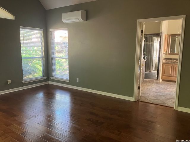 18211 CRYSTAL RIDGE DR, San Antonio, TX 78259