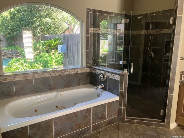 18211 CRYSTAL RIDGE DR, San Antonio, TX 78259