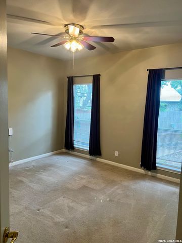 18211 CRYSTAL RIDGE DR, San Antonio, TX 78259