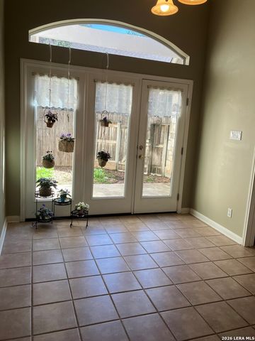 18211 CRYSTAL RIDGE DR, San Antonio, TX 78259